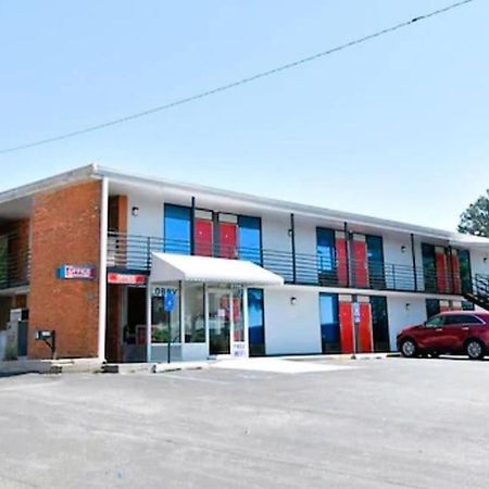 Oyo 格鲁吉亚弗多斯塔i-75酒店 瓦尔多斯塔 外观 照片