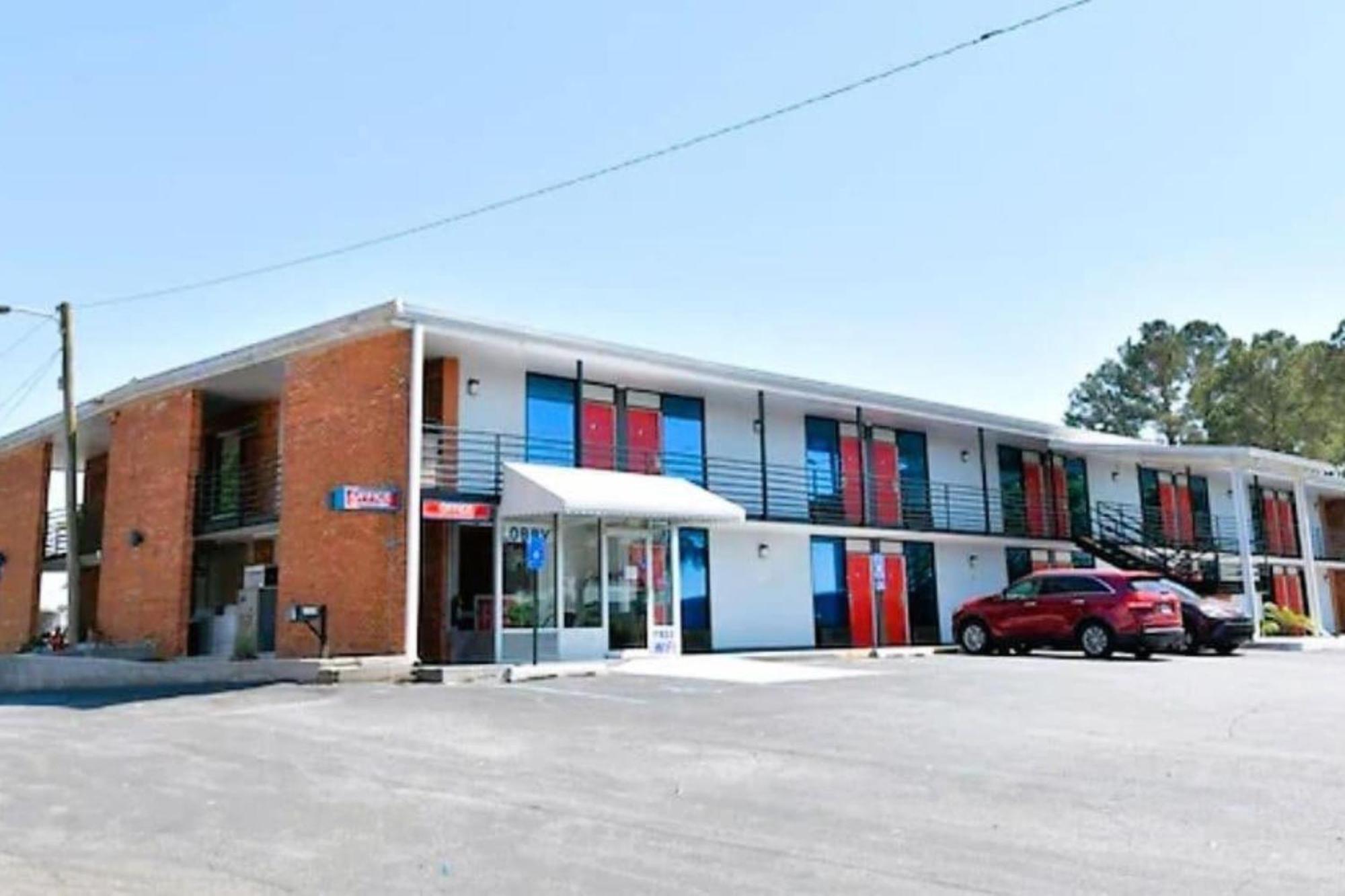 Oyo 格鲁吉亚弗多斯塔i-75酒店 瓦尔多斯塔 外观 照片